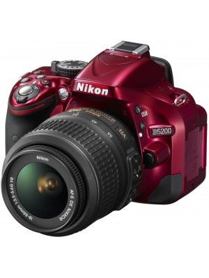 Зеркальный фотоаппарат Nikon D5200 Kit 18-55 VR Red